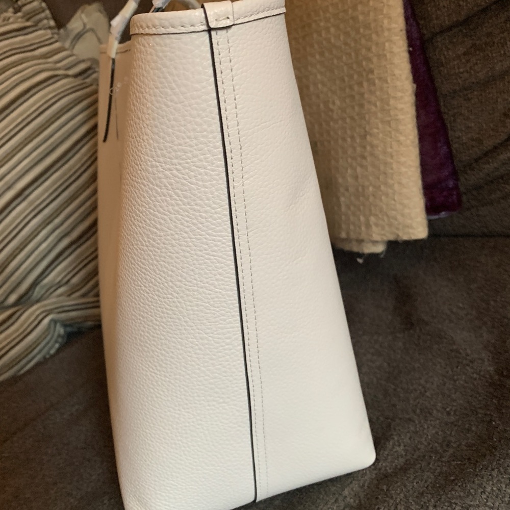 RARE🔥Authentic COACH leather/signature coated canvas Cruella snap magnet tote - Picture 4 of 11